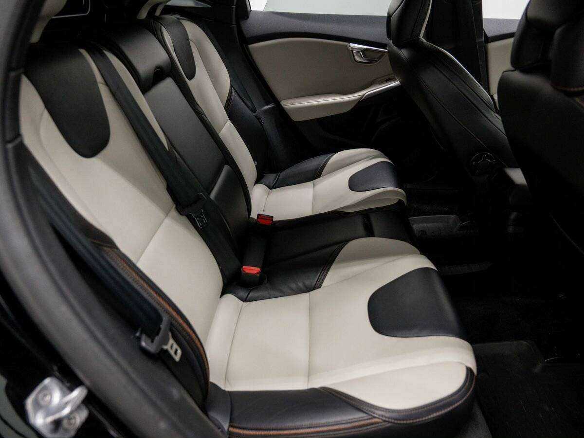 Купить Volvo V40 Cross Country, 2015, 120 500 км, фото №8