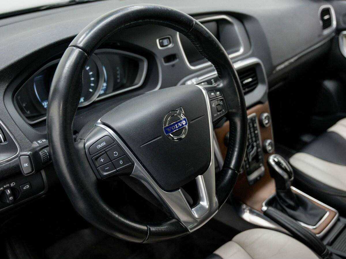 Купить Volvo V40 Cross Country, 2015, 120 500 км, фото №16