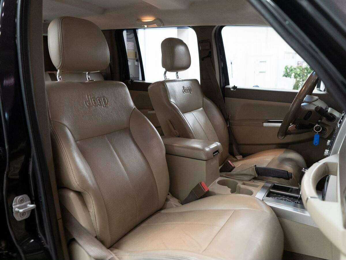 Купить Jeep Cherokee, 2010, 164 000 км, фото №9