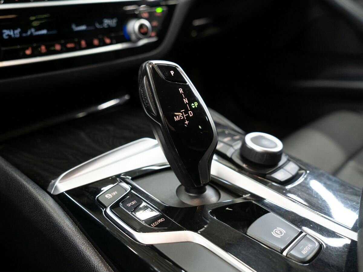 Купить BMW 5 серии 520d, 2019, 146 239 км, фото №13