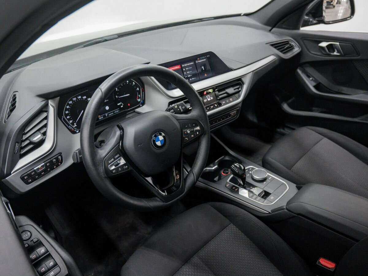 Купить BMW 1 серии 118i, 2019, 158 610 км, фото №13