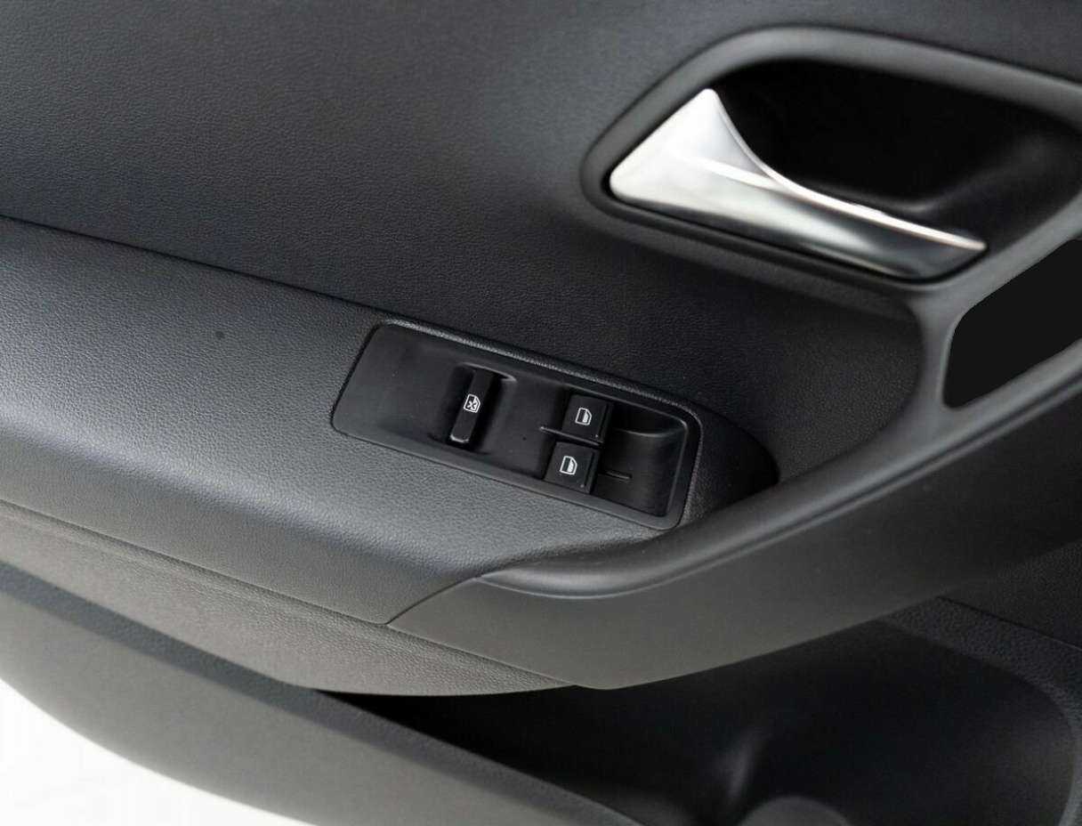 Купить Volkswagen Polo, 2017, 89 386 км, фото №13