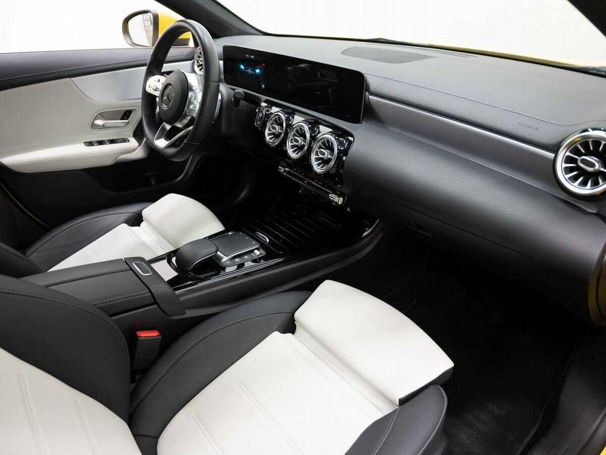 Купить Mercedes-Benz CLA 200, 2020, 67 000 км, фото №9