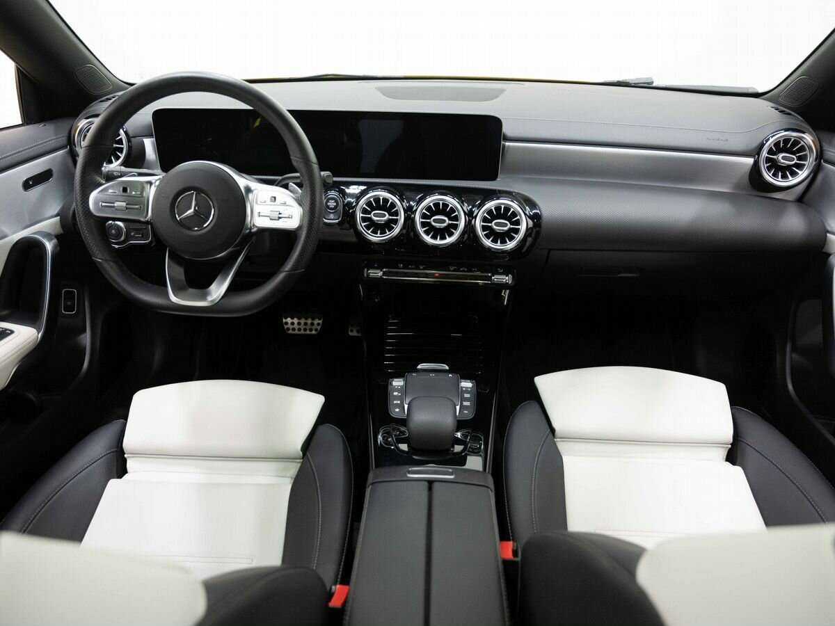 Купить Mercedes-Benz CLA 200, 2020, 67 000 км, фото №11