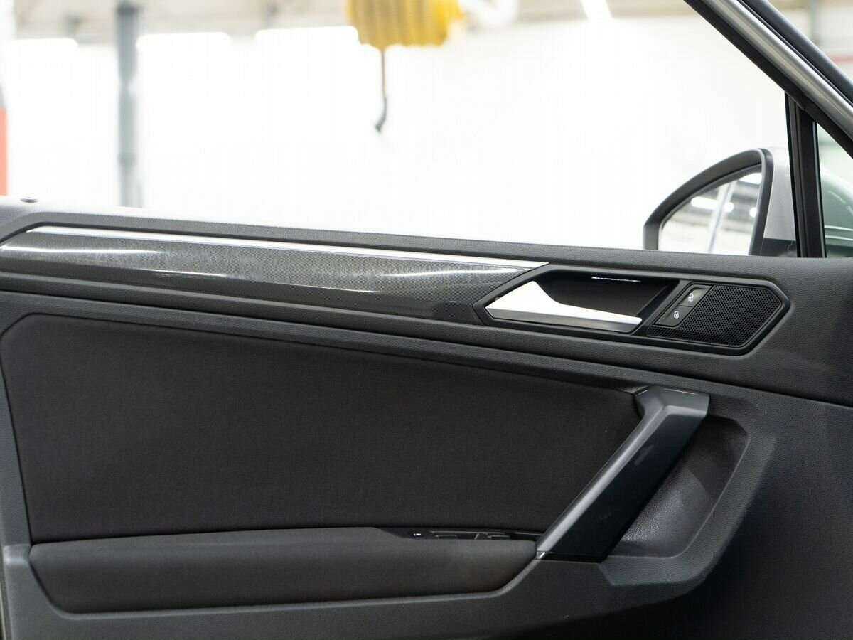 Купить Volkswagen Tiguan, 2019, 71 175 км, фото №15