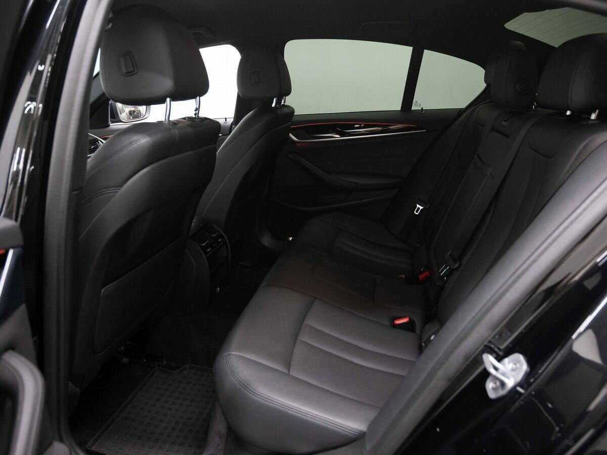 Купить BMW 5 серии 520d xDrive, 2019, 231 000 км, фото №9