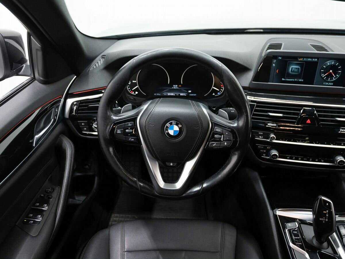 Купить BMW 5 серии 520d xDrive, 2019, 231 000 км, фото №14