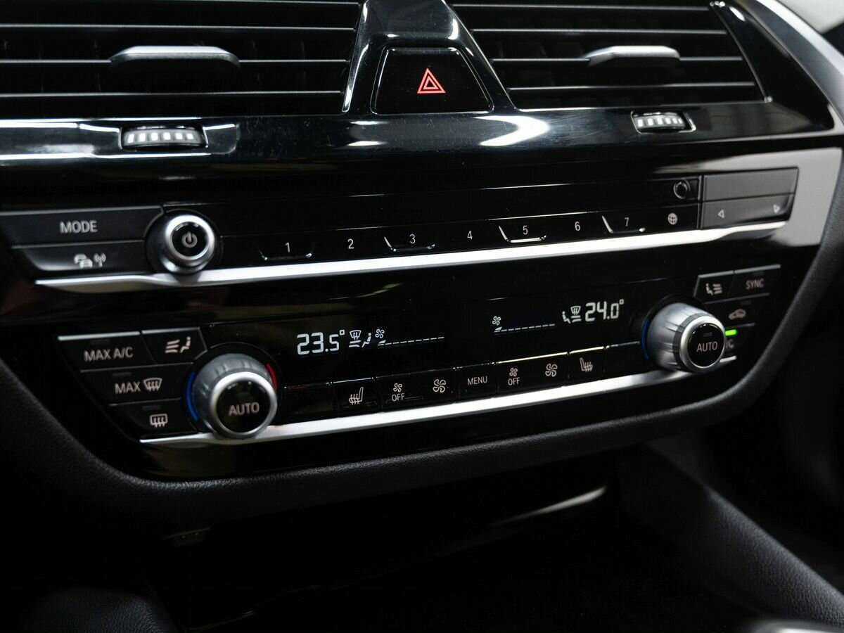 Купить BMW 5 серии 520d xDrive, 2019, 231 000 км, фото №21