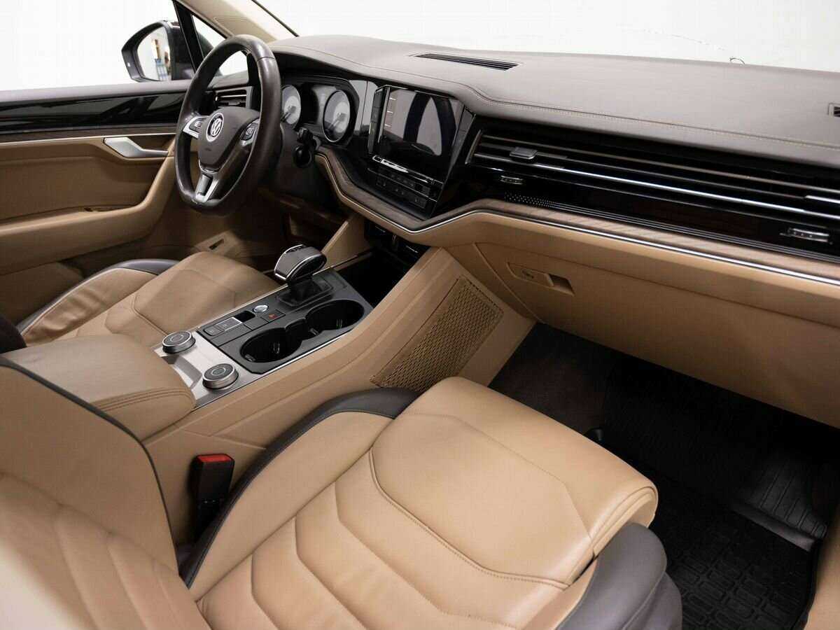 Купить Volkswagen Touareg, 2018, 235 000 км, фото №11