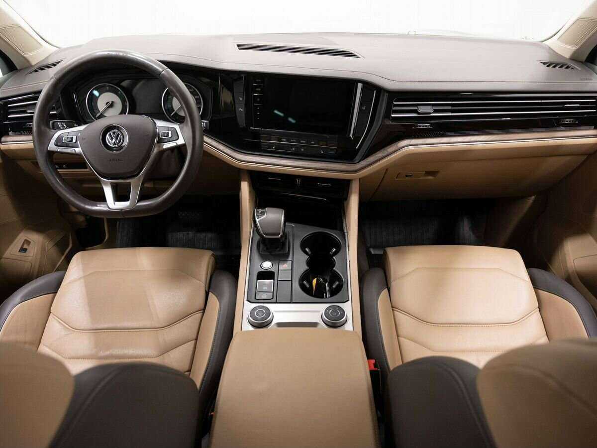 Купить Volkswagen Touareg, 2018, 235 000 км, фото №13