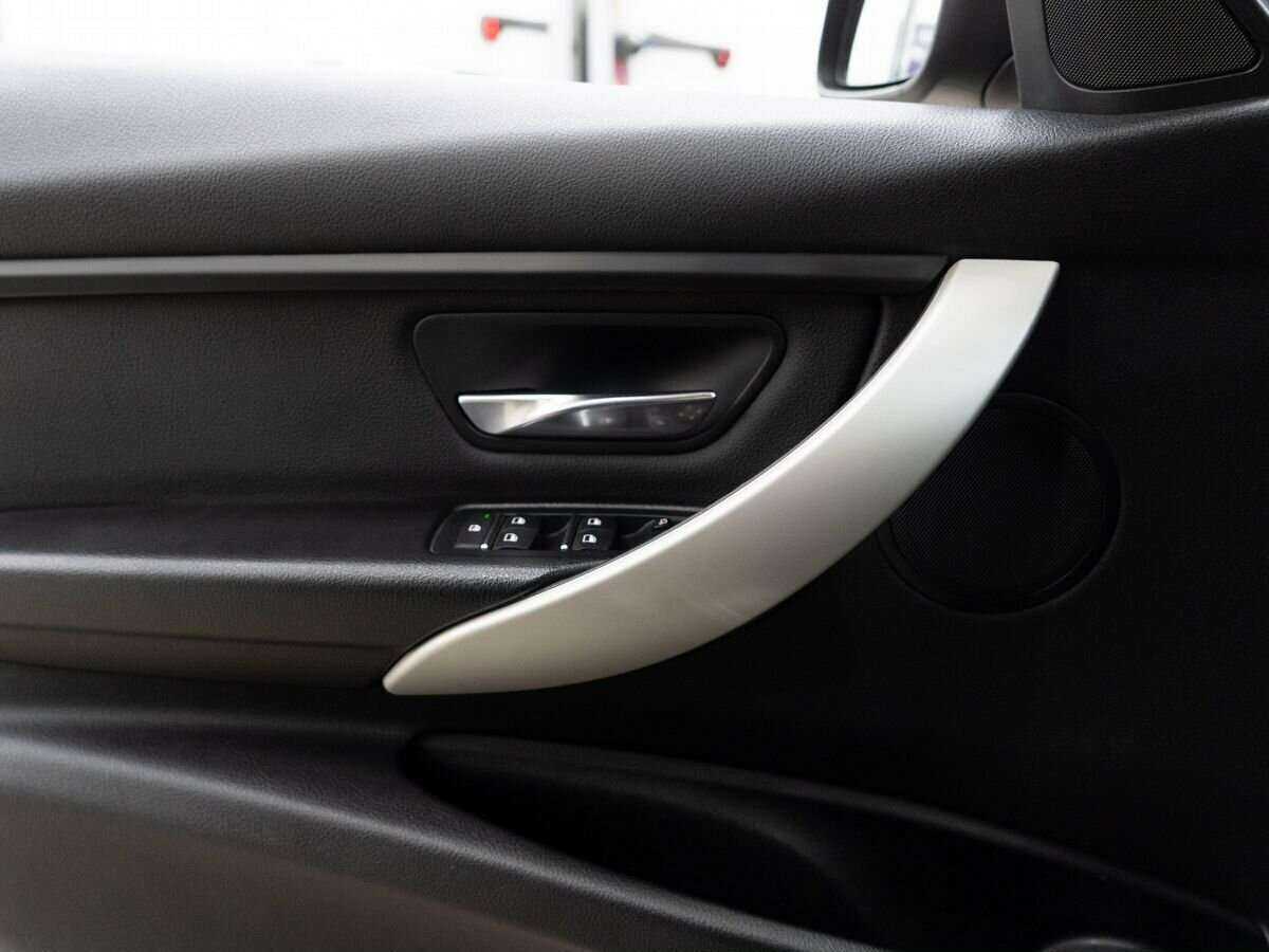 Купить BMW 3 серии 318i, 2015, 119 000 км, фото №15