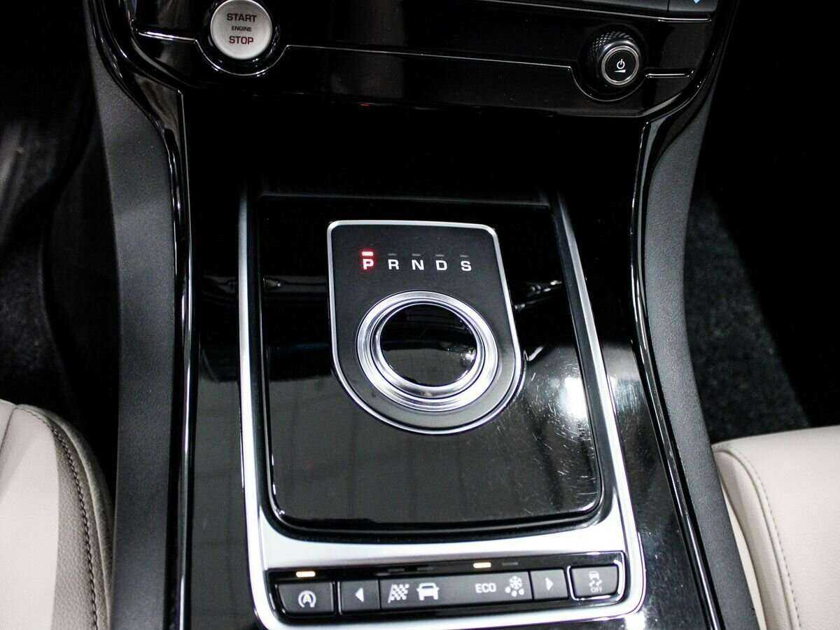 Купить Jaguar XE, 2016, 140 650 км, фото №14