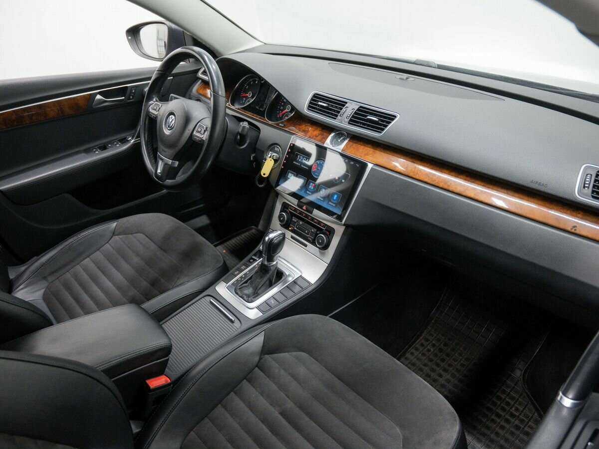 Купить Volkswagen Passat, 2011, 187 879 км, фото №8