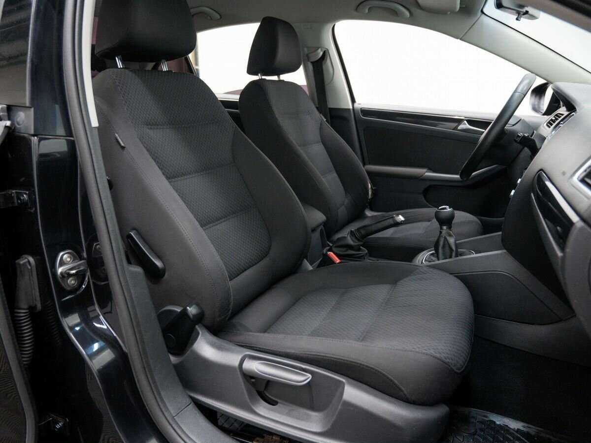 Купить Volkswagen Jetta, 2011, 140 000 км, фото №8