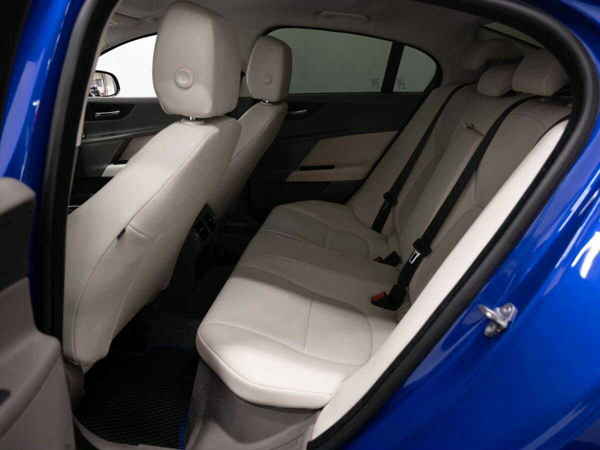 Купить Jaguar XE, 2017, 54 000 км, фото №9