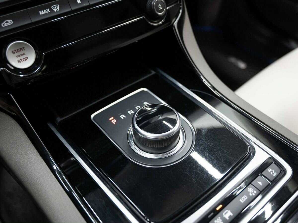 Купить Jaguar XE, 2017, 54 000 км, фото №23
