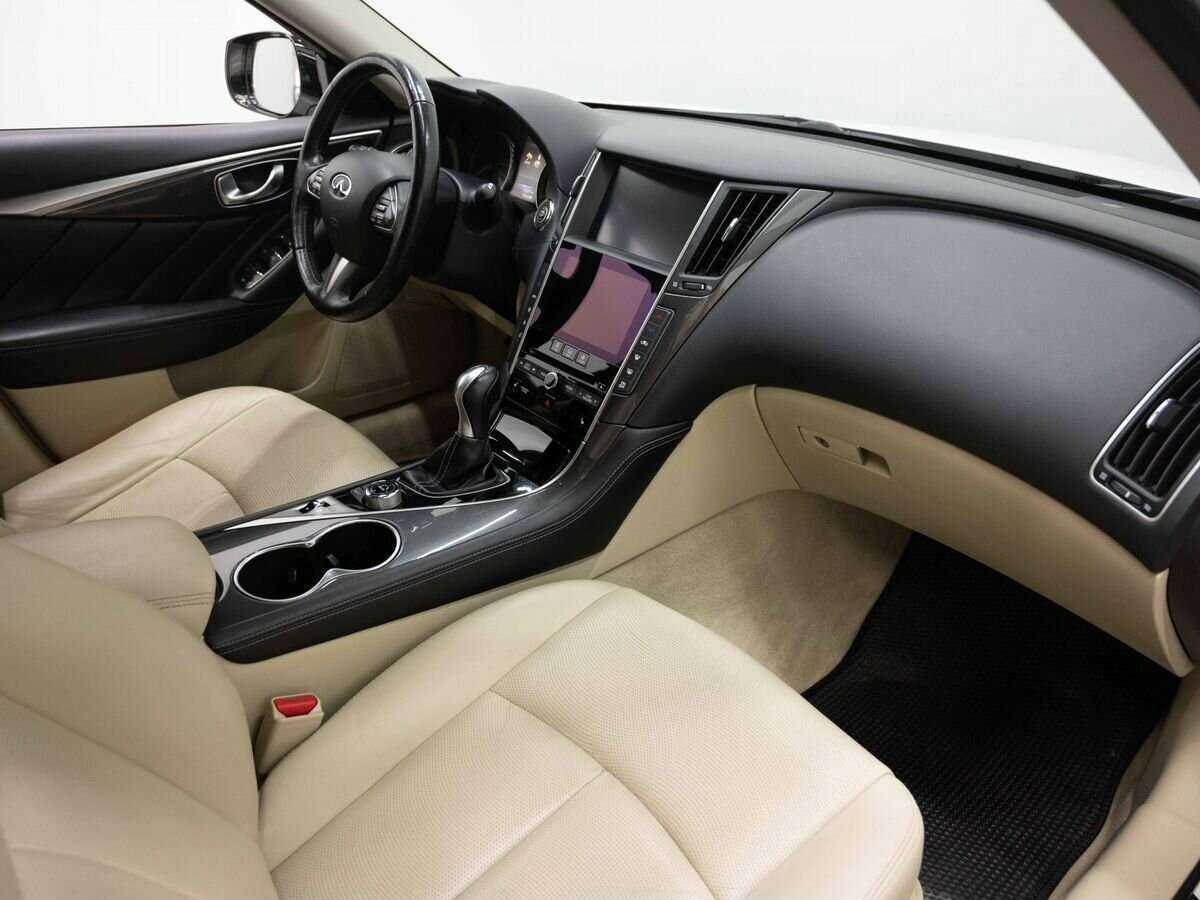Купить Infiniti Q50, 2015, 117 982 км, фото №7