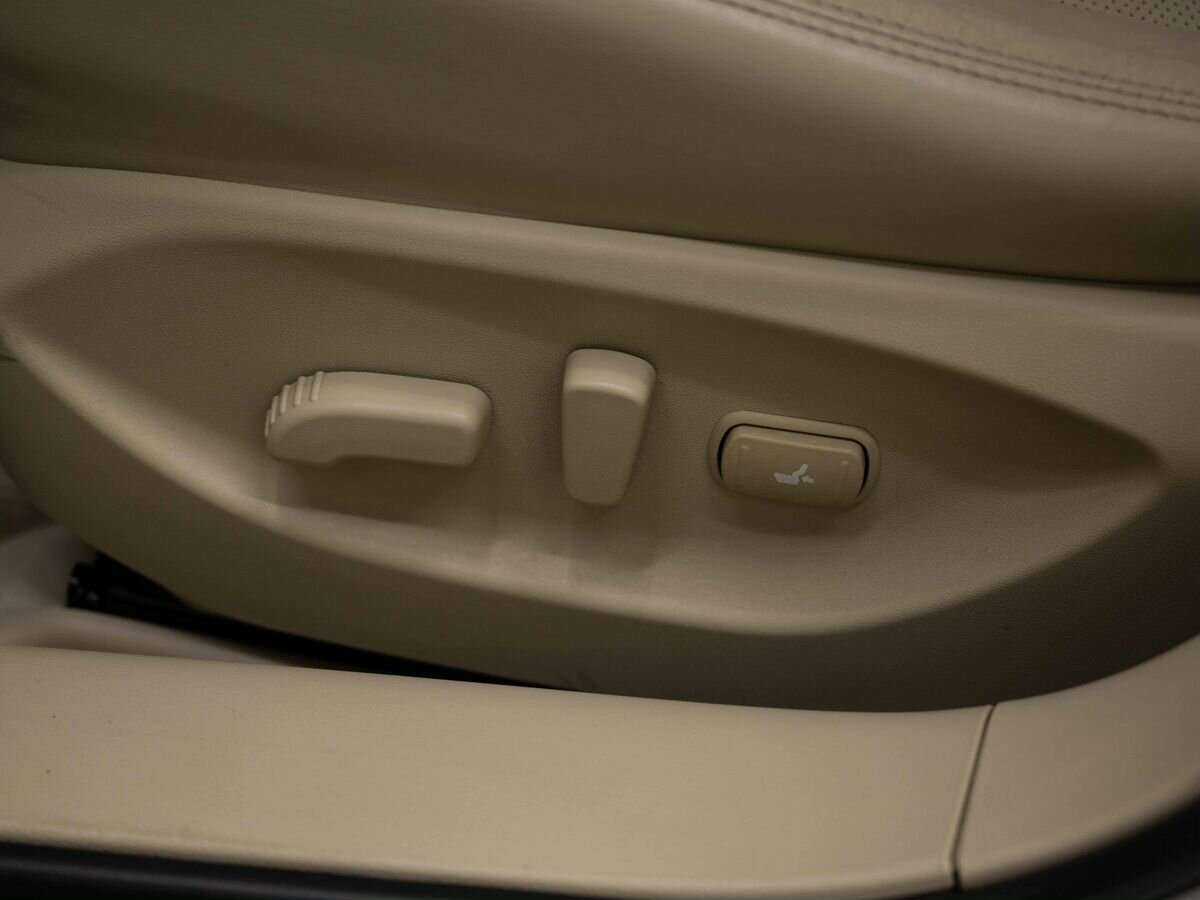 Купить Infiniti Q50, 2015, 117 982 км, фото №17