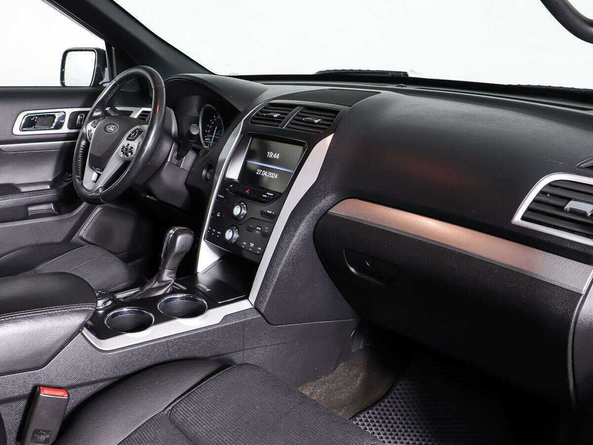 Купить Ford Explorer, 2013, 220 977 км, фото №9