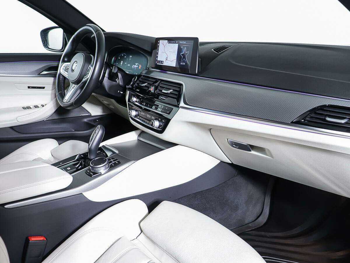 Купить BMW 5 серии 530i xDrive, 2019, 28 830 км, фото №10