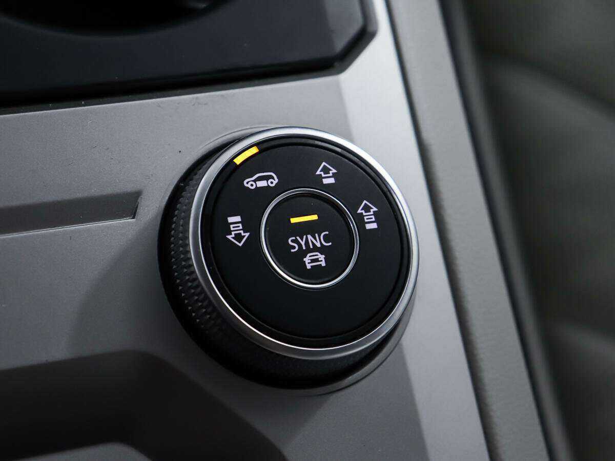 Купить Volkswagen Touareg, 2020, 229 000 км, фото №20