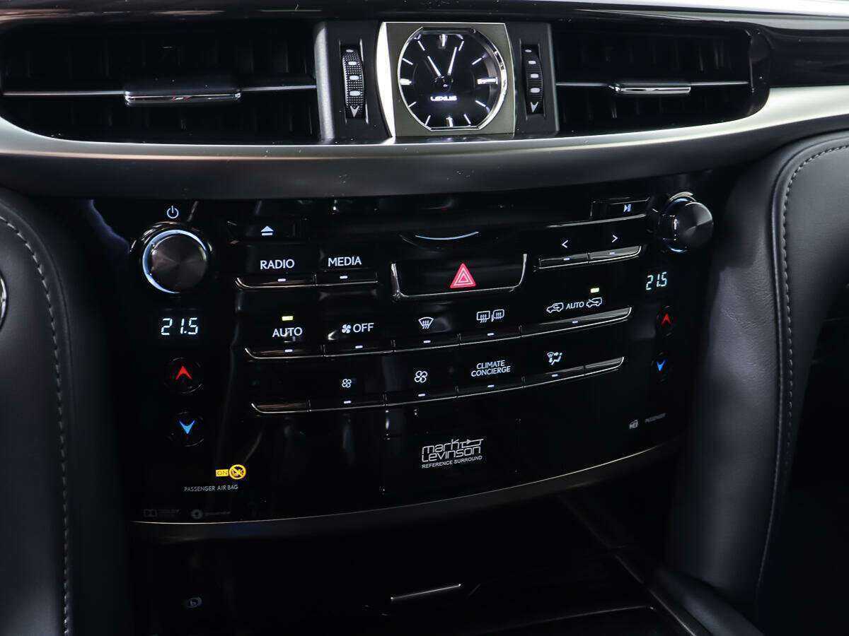 Купить Lexus LX 450d, 2016, 87 390 км, фото №19