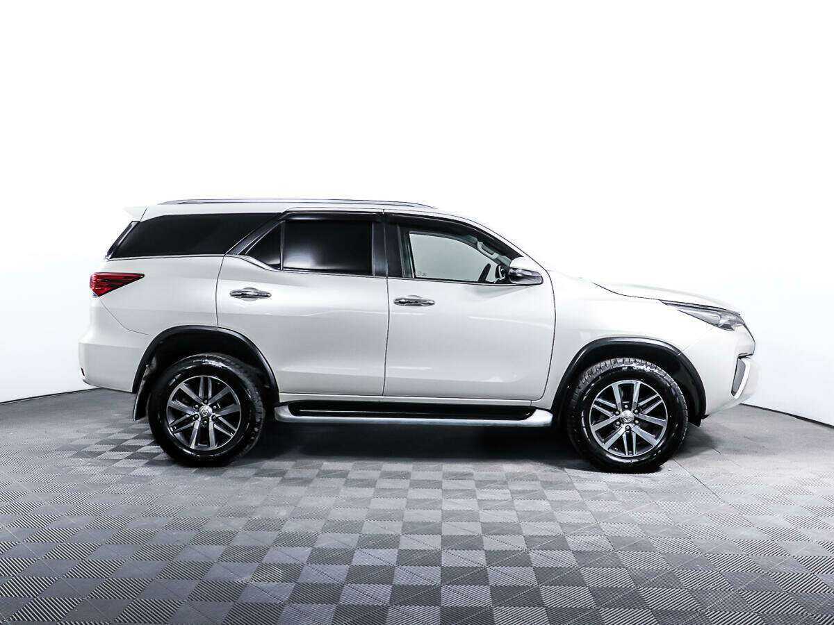 Купить Toyota Fortuner, 2017, 128 498 км, фото №4