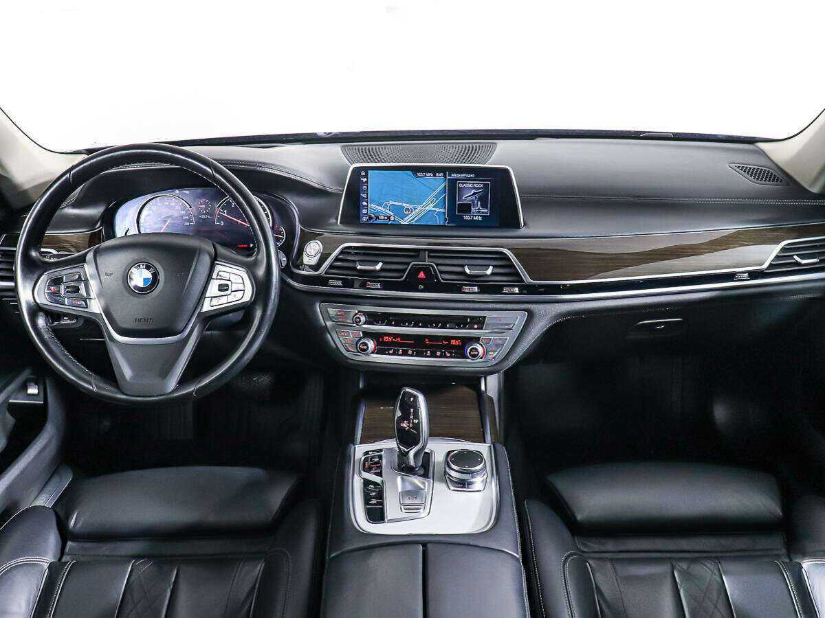Купить BMW 7 серии 750i xDrive, 2016, 151 029 км, фото №11