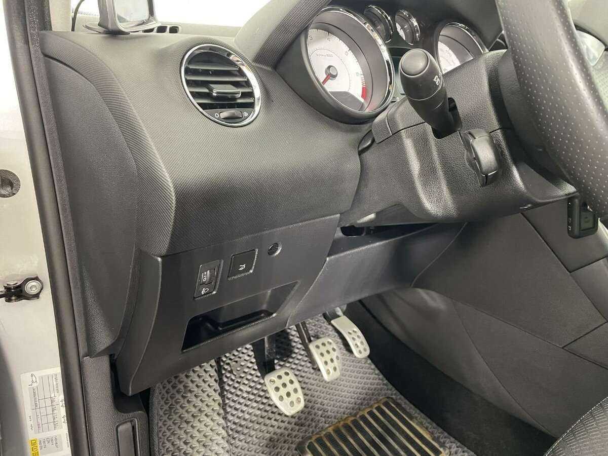 Купить Peugeot 408, 2016, 260 758 км, фото №9