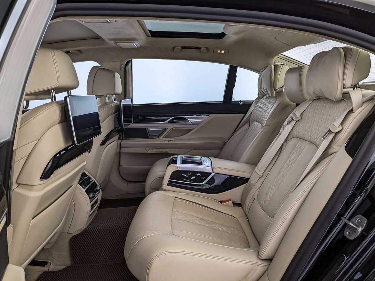 Купить BMW 7 серии Long 740Li xDrive, 2021, 99 843 км, фото №12