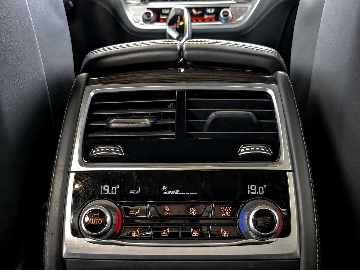 Купить BMW 7 серии Long 750Li xDrive, 2019, 48 116 км, фото №23