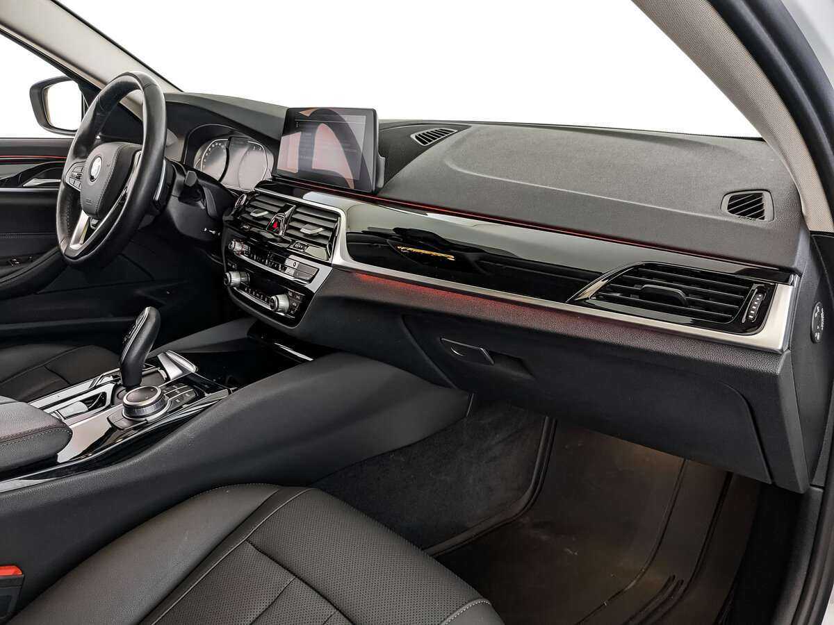 Купить BMW 5 серии 520i, 2020, 56 000 км, фото №9