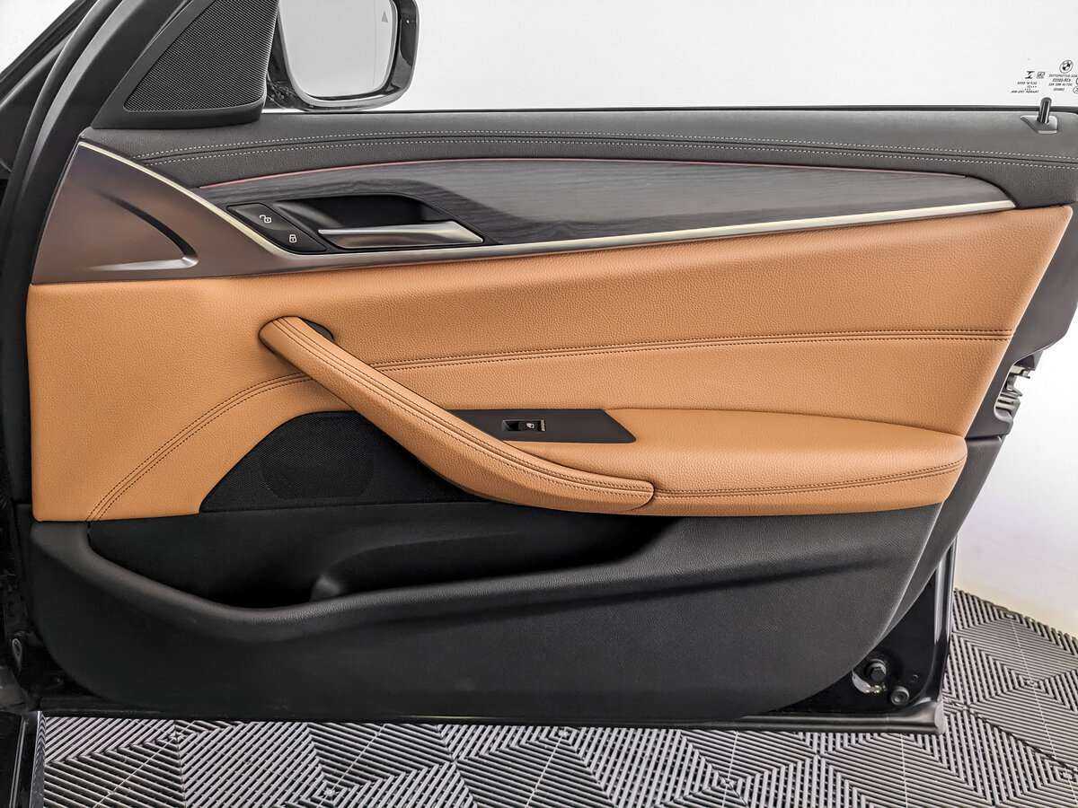 Купить BMW 5 серии 530d xDrive, 2021, 93 206 км, фото №17