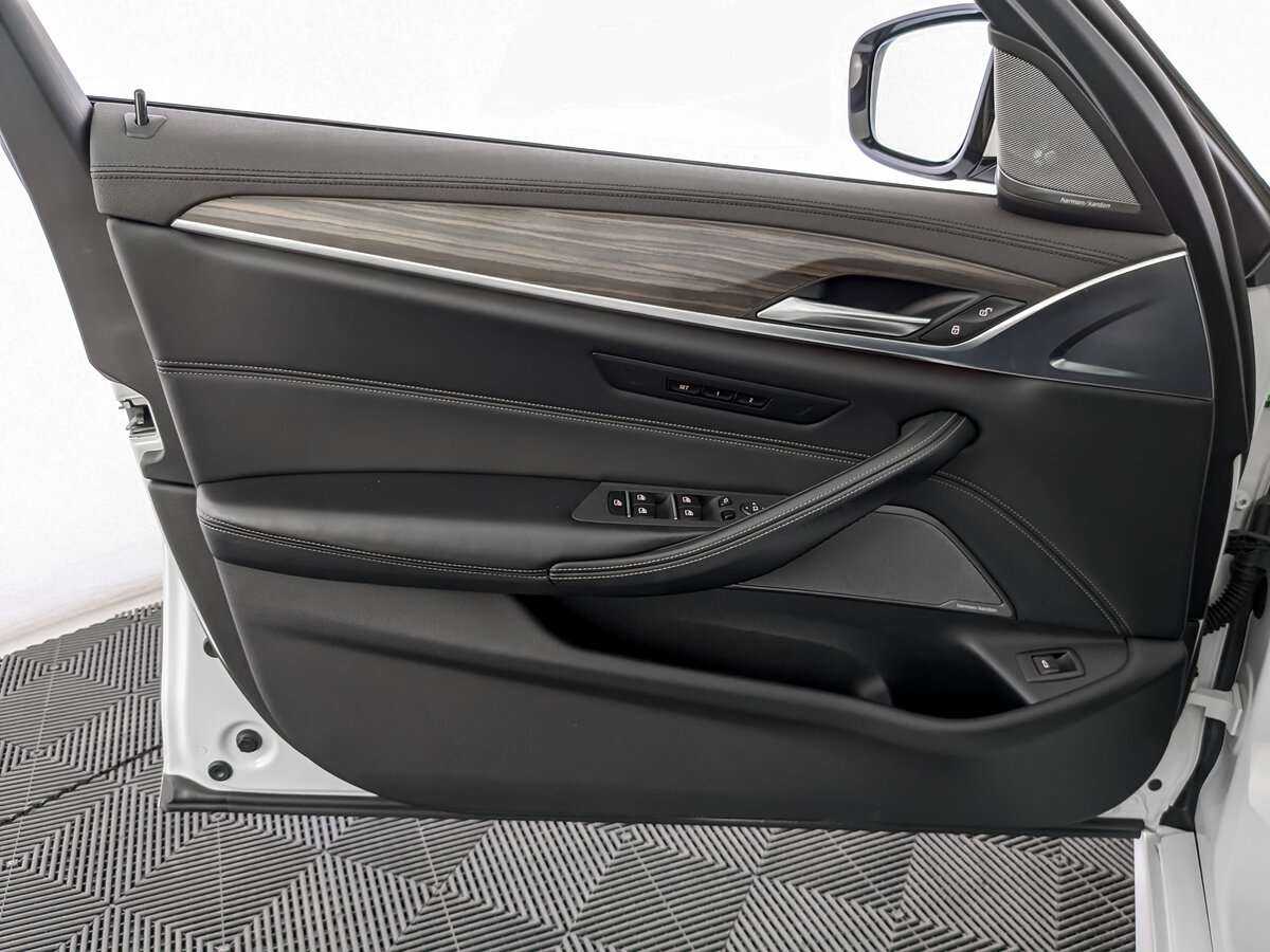 Купить BMW 5 серии 530d xDrive, 2019, 73 626 км, фото №15