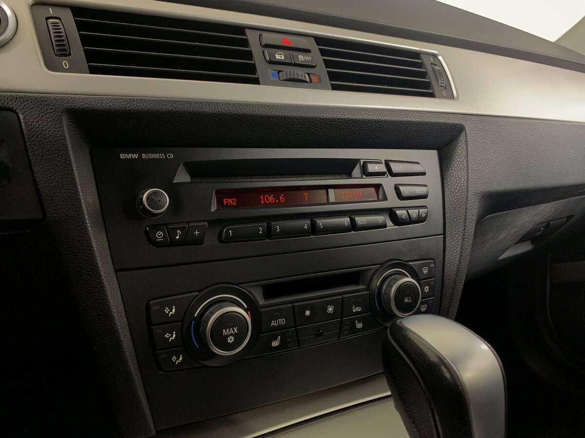 Купить BMW 3 серии 318i, 2011, 217 000 км, фото №16