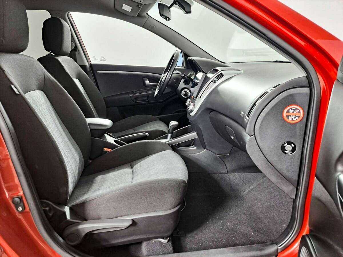 Купить Kia Ceed, 2010, 144 771 км, фото №9