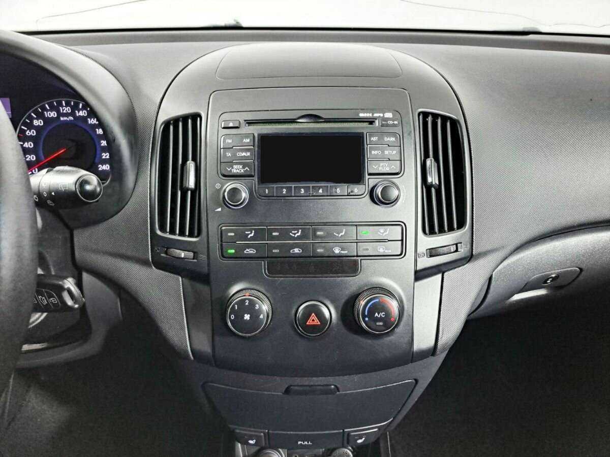 Купить Hyundai i30, 2011, 212 800 км, фото №15