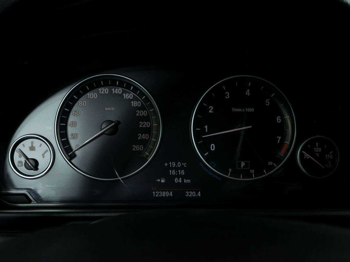 Купить BMW 5 серии 523i, 2011, 123 872 км, фото №13