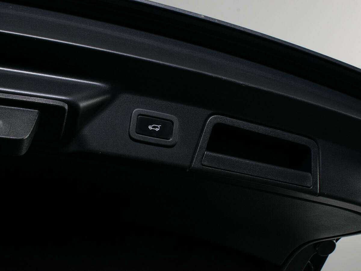 Купить Land Rover Range Rover Velar, 2018, 79 601 км, фото №8