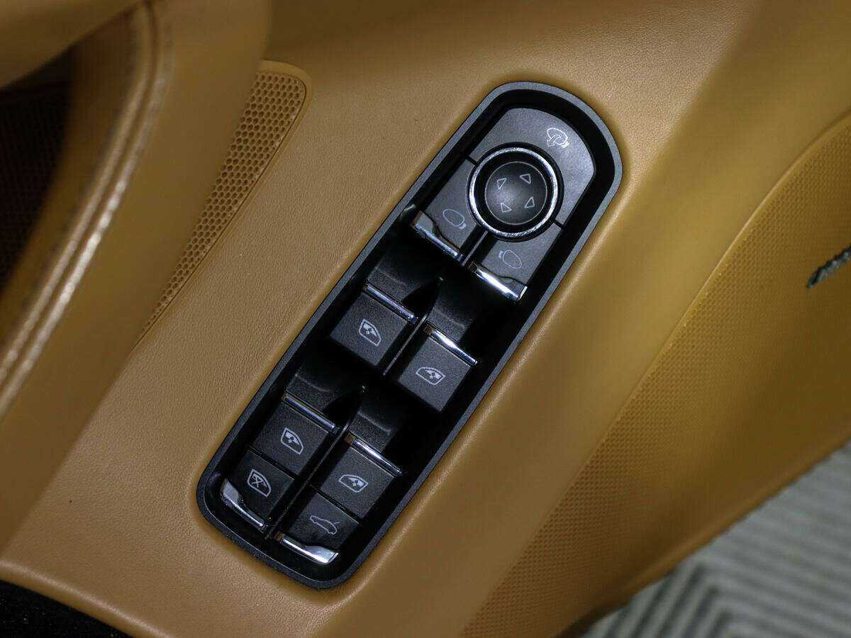 Купить Porsche Panamera 4, 2015, 158 250 км, фото №17