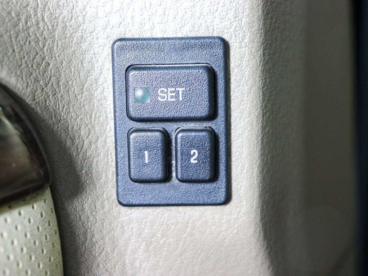 Купить Ford Explorer, 2002, 330 951 км, фото №16