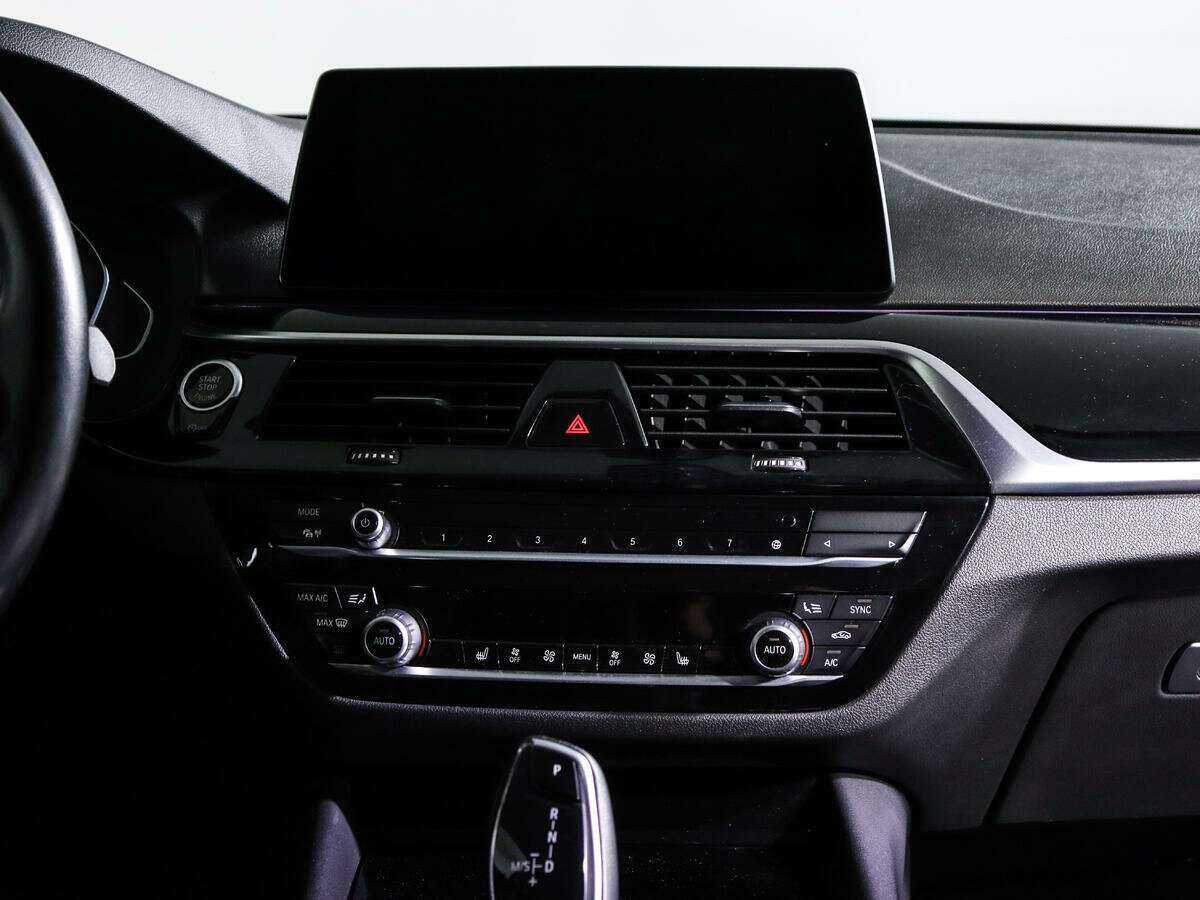 Купить BMW 5 серии 520d xDrive, 2020, 169 000 км, фото №9