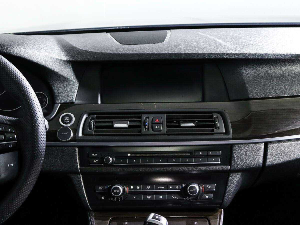 Купить BMW 5 серии 523i, 2011, 239 272 км, фото №10