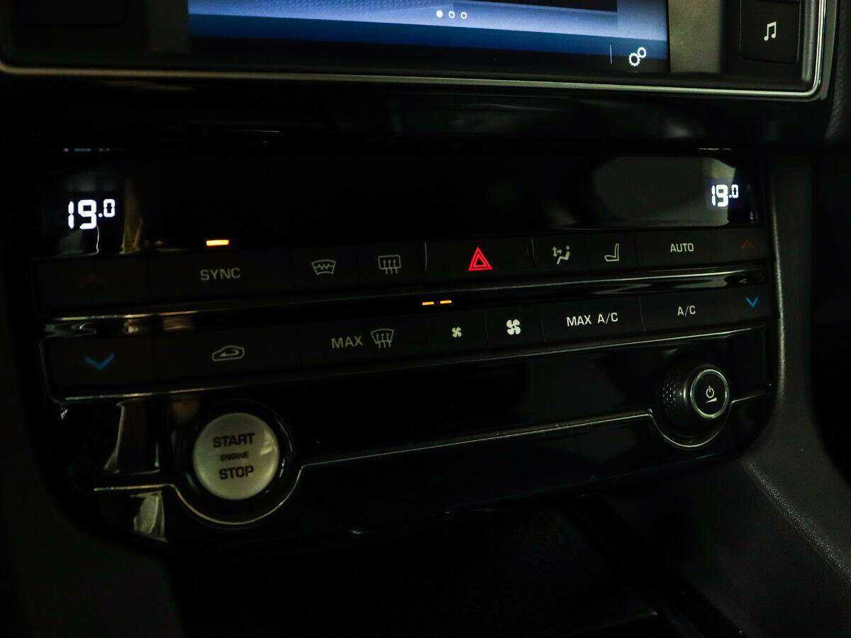 Купить Jaguar F-Pace, 2018, 119 200 км, фото №20