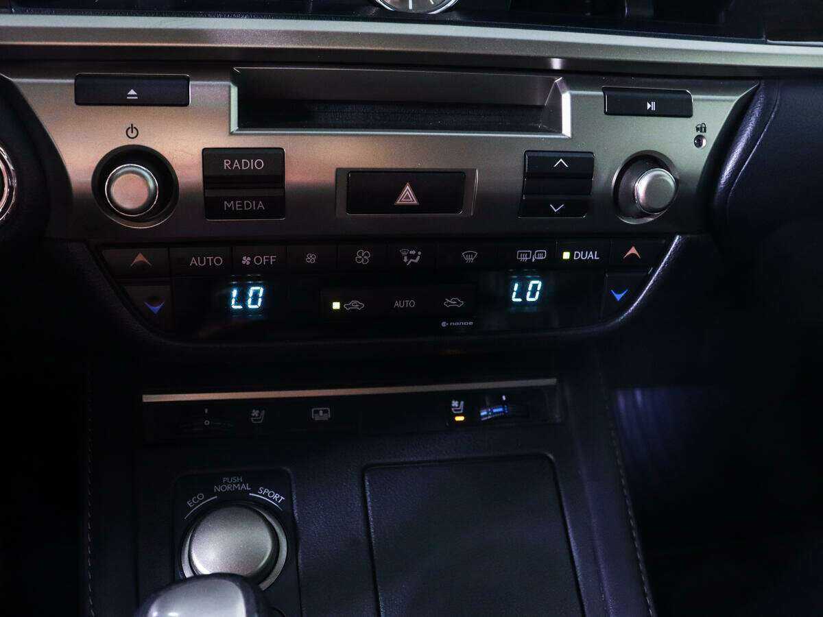 Купить Lexus ES 200, 2016, 121 281 км, фото №18