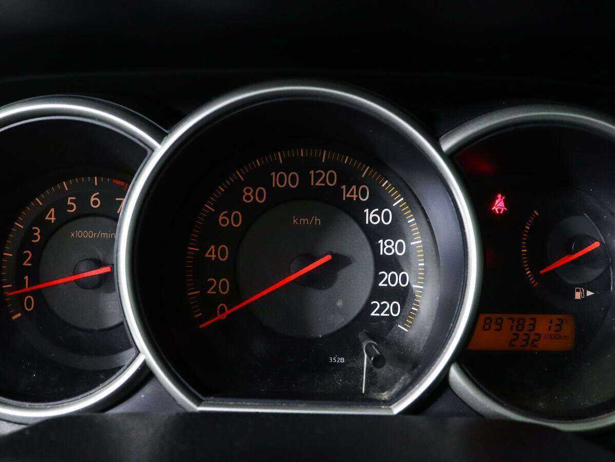 Купить Nissan Tiida, 2008, 89 000 км, фото №9