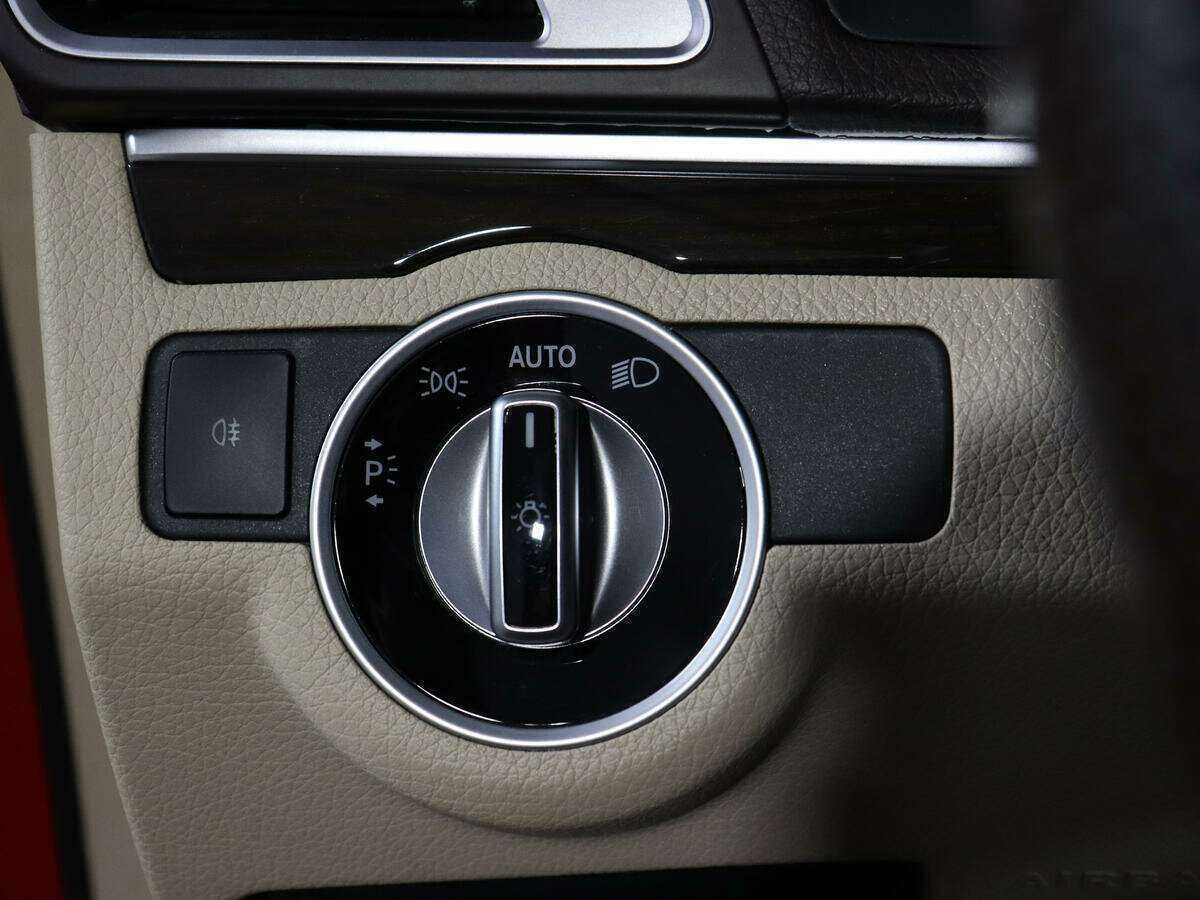 Купить Mercedes-Benz E-Класс 200, 2016, 57 000 км, фото №19