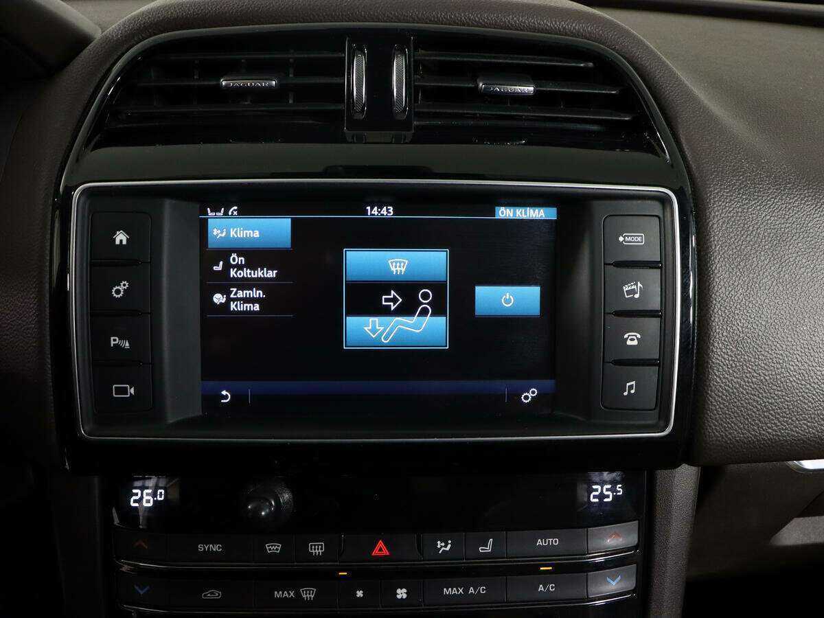 Купить Jaguar F-Pace, 2017, 130 200 км, фото №32