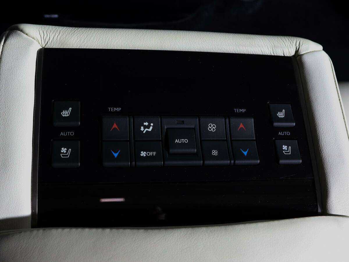 Купить Lexus LX 450d, 2017, 126 989 км, фото №15