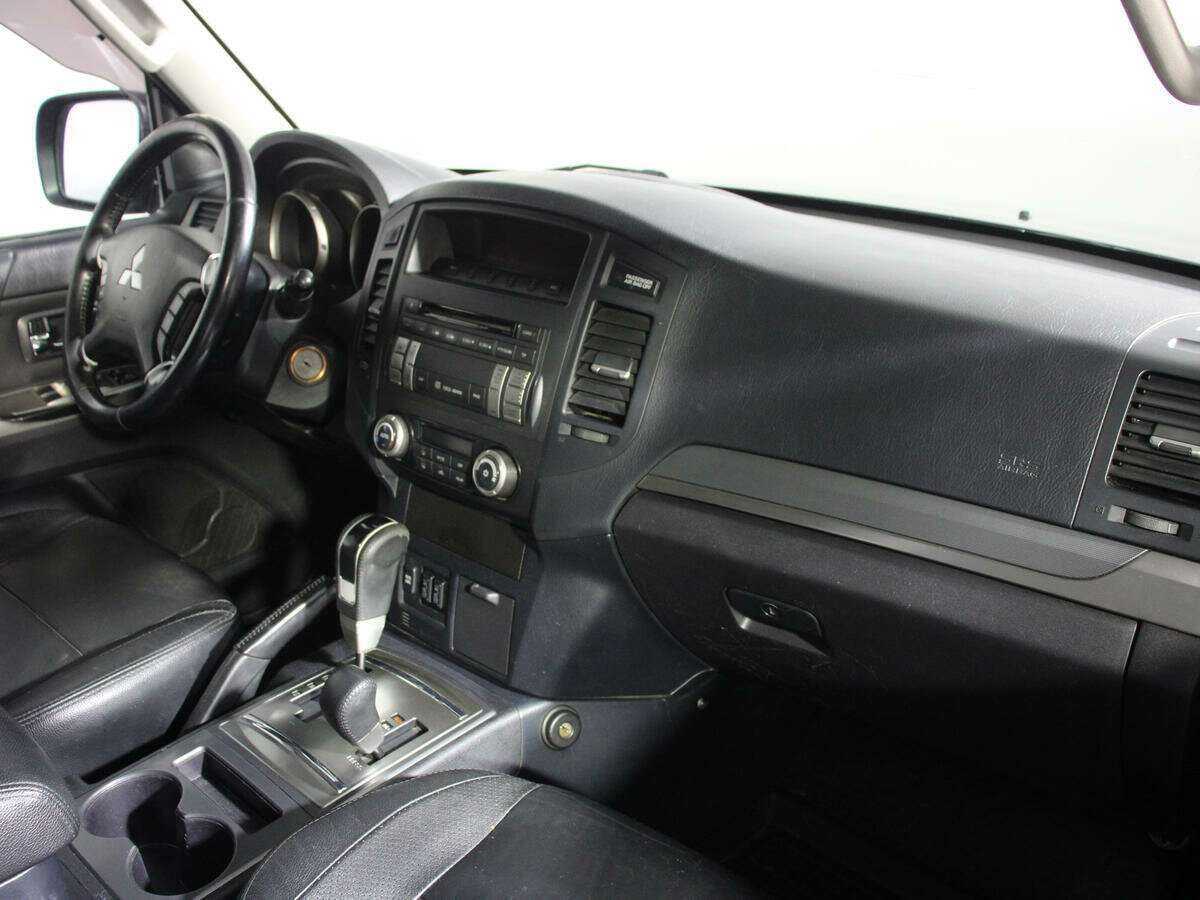 Купить Mitsubishi Pajero, 2011, 284 635 км, фото №7